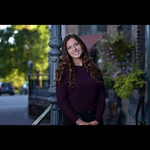 Meet your Posher, Abbi